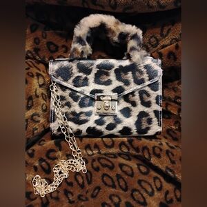 Leopard Print CrossbodyHandbag with Gold Chain